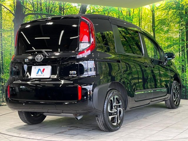 TOYOTA SIENTA HYBRID 2023