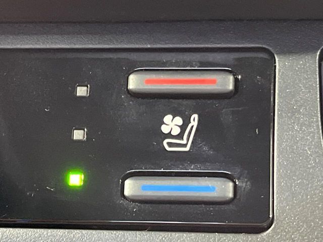 TOYOTA RAV4 4WD 2023