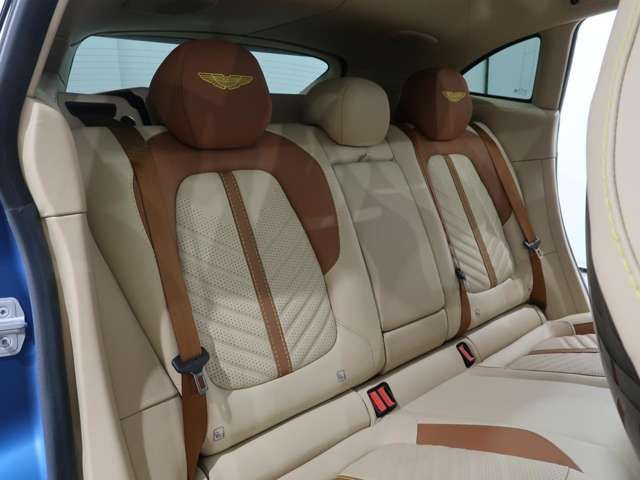 ASTON MARTIN ASTON MARTIN SUV 2023