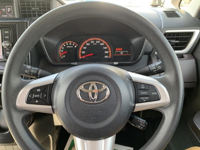 TOYOTA ROOMY 2017