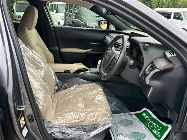 TOYOTA LEXUS UX200 2018