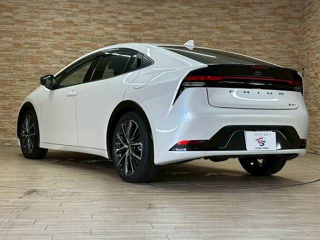 TOYOTA PRIUS 2024