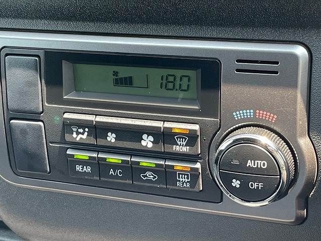 TOYOTA HIACE van 4WD 2023