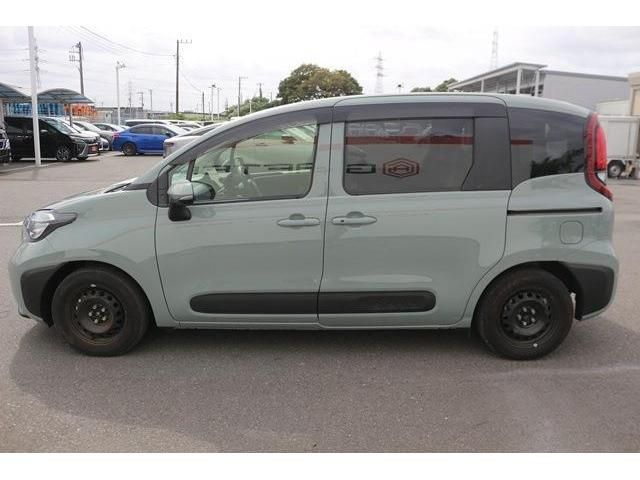 TOYOTA SIENTA HYBRID 2024