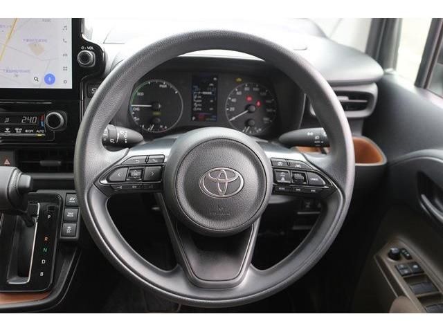 TOYOTA SIENTA HYBRID 2024