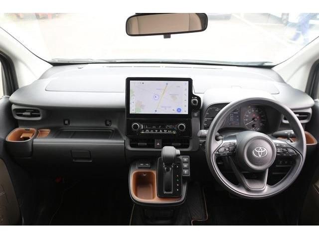 TOYOTA SIENTA HYBRID 2024