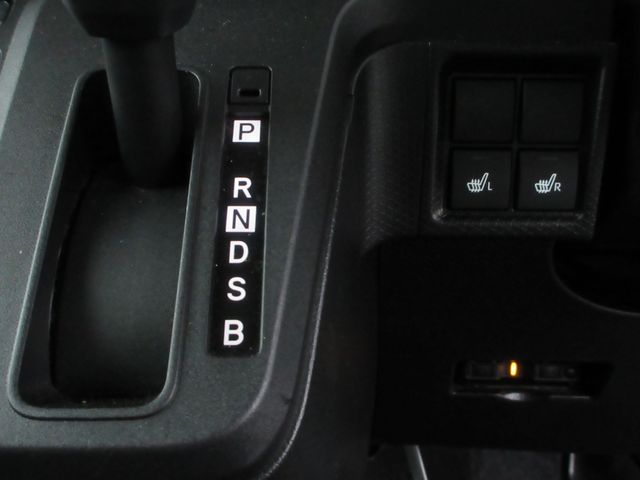 DAIHATSU TANTO 4WD 2022