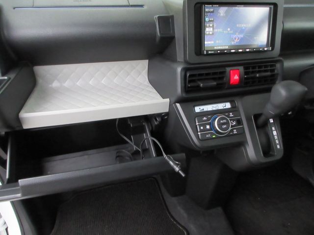 DAIHATSU TANTO 4WD 2022
