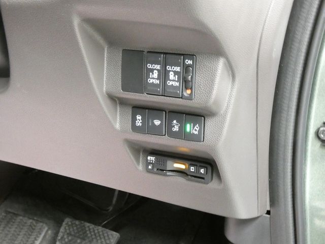 HONDA FREED plus HYBRID 4WD 2022