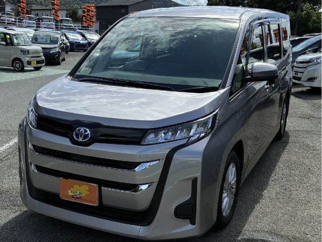 TOYOTA NOAH HYBRID 2022
