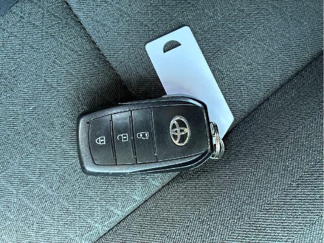 TOYOTA NOAH HYBRID 2022