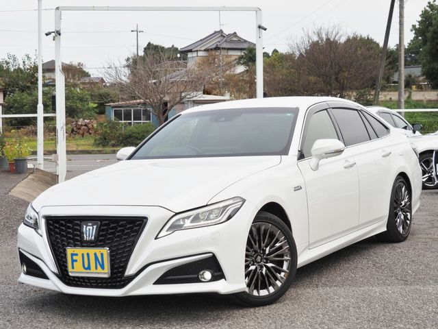 TOYOTA CROWN sedan hybrid 2021