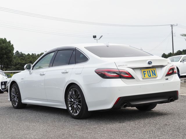 TOYOTA CROWN sedan hybrid 2021