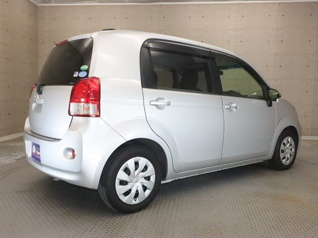 TOYOTA PORTE 2012