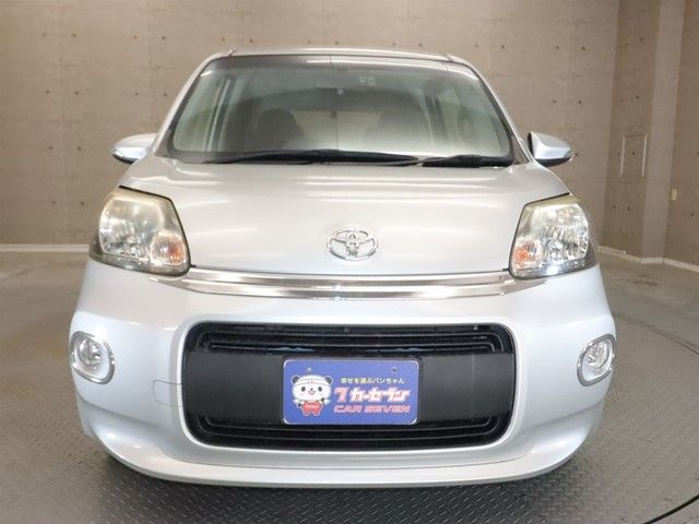 TOYOTA PORTE 2012