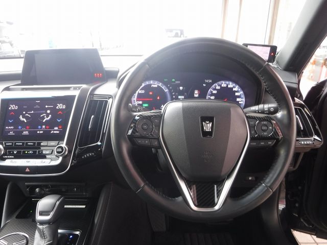 TOYOTA CROWN sedan hybrid 2018