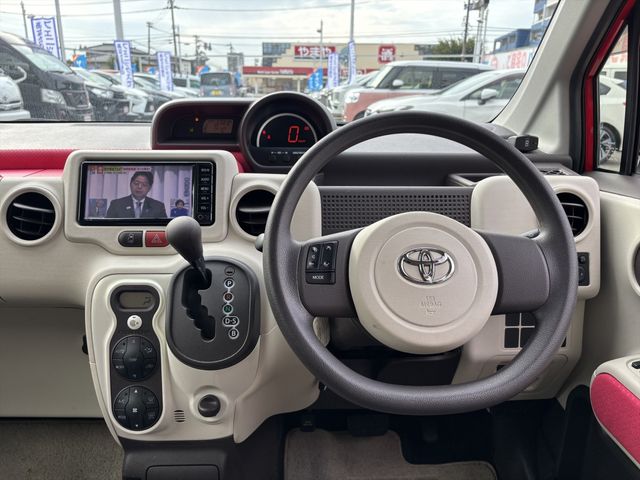 TOYOTA PORTE 2017