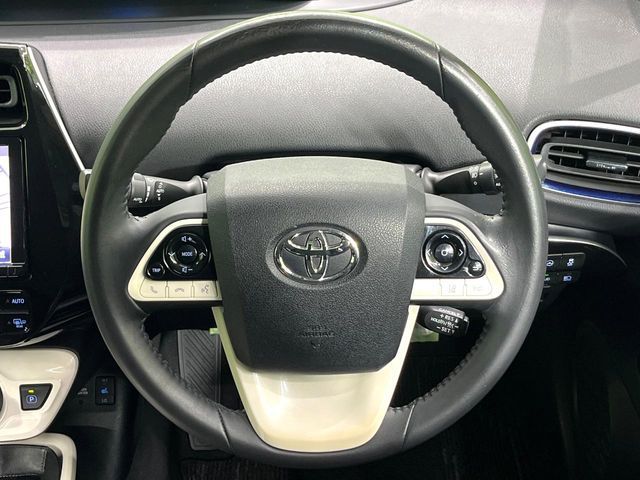 TOYOTA PRIUS 2016