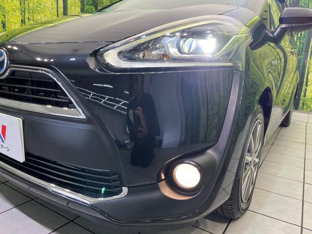 TOYOTA SIENTA HYBRID 2015