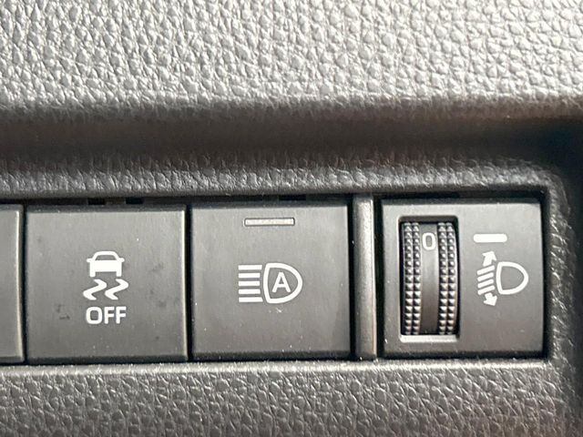 TOYOTA HARRIER HYBRID 2021