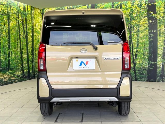 DAIHATSU TANTO FAN CROSS 2022