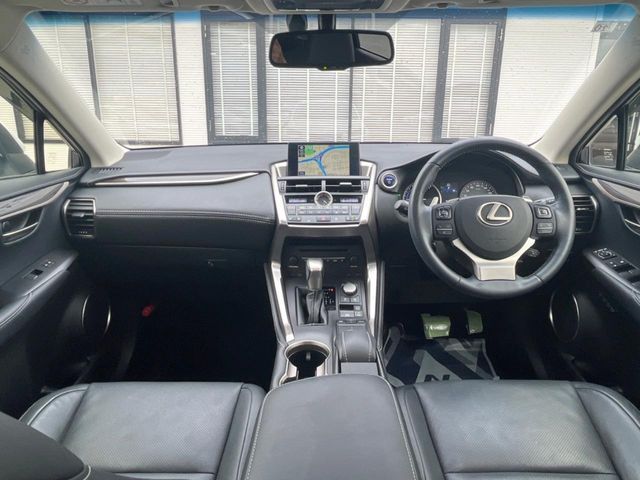 TOYOTA LEXUS NX300h 2014
