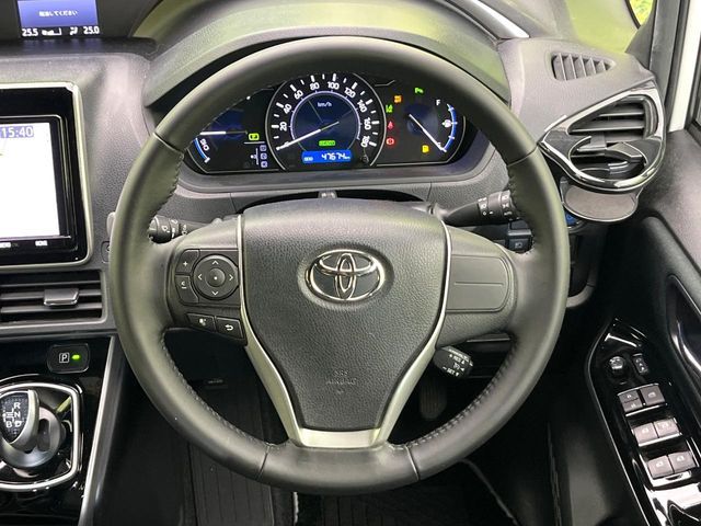 TOYOTA VOXY HYBRID 2020