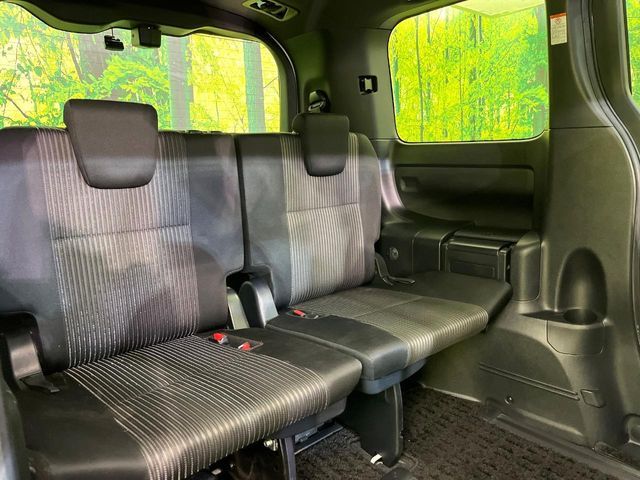 TOYOTA VOXY HYBRID 2020