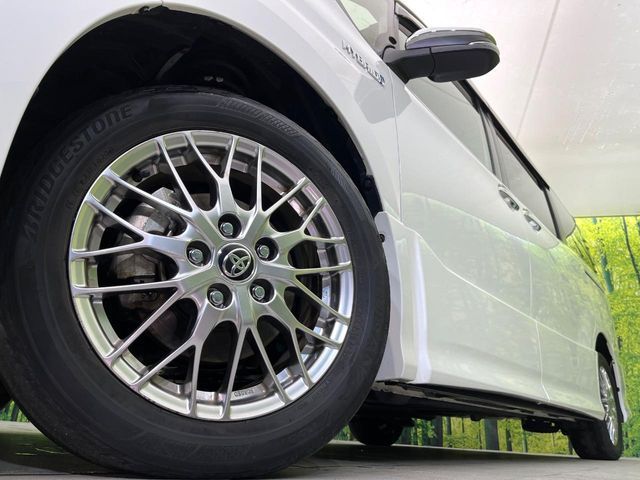 TOYOTA VOXY HYBRID 2020