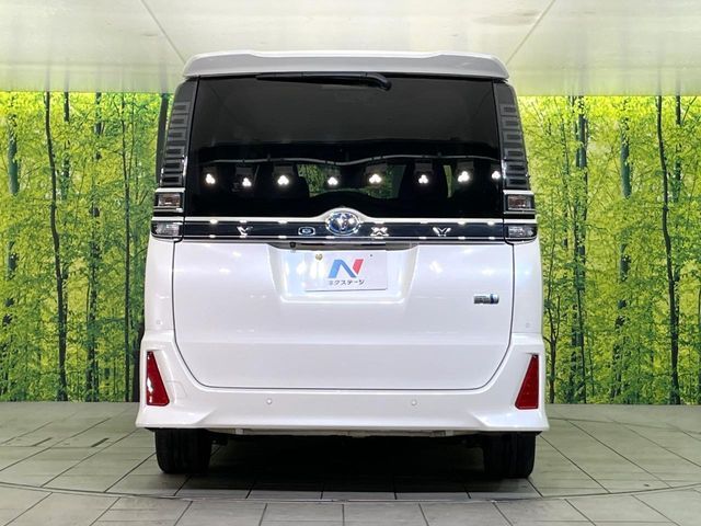 TOYOTA VOXY HYBRID 2020