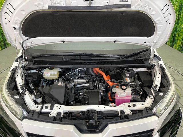 TOYOTA VOXY HYBRID 2020