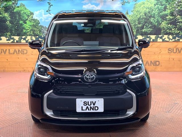 TOYOTA SIENTA HYBRID 2023