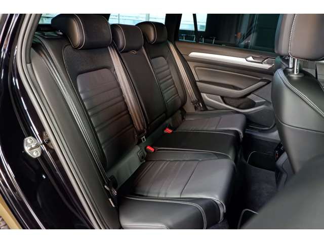 VOLKSWAGEN VOLKSWAGEN PASSAT VARIANT 2019