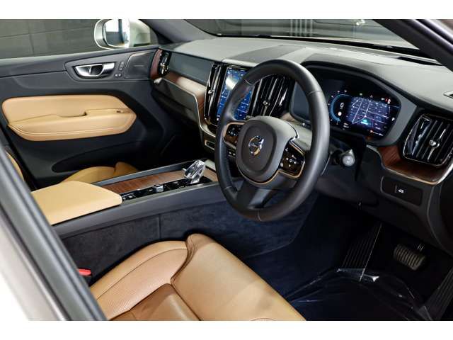 VOLVO VOLVO XC60 2023