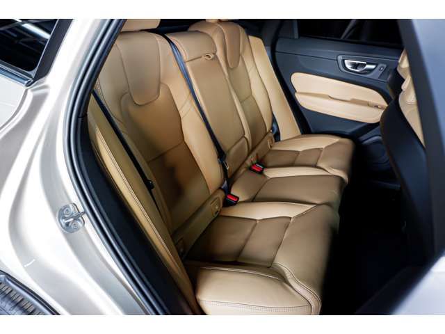 VOLVO VOLVO XC60 2023