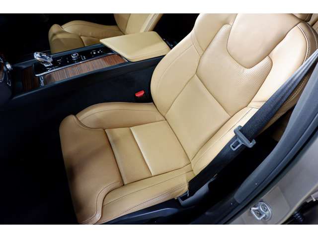 VOLVO VOLVO XC60 2023