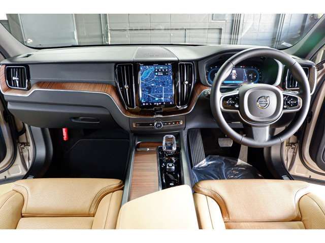 VOLVO VOLVO XC60 2023