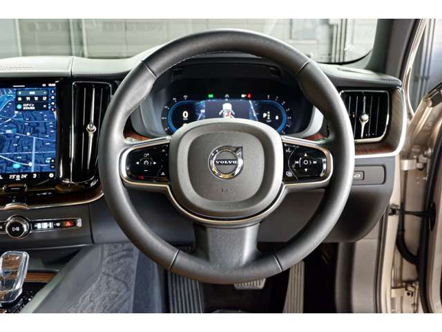 VOLVO VOLVO XC60 2023