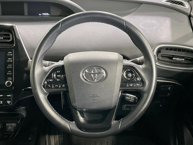 TOYOTA PRIUS 2021