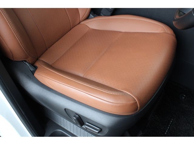 TOYOTA VELLFIRE  HYBRID 2023