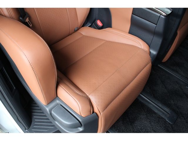 TOYOTA VELLFIRE  HYBRID 2023