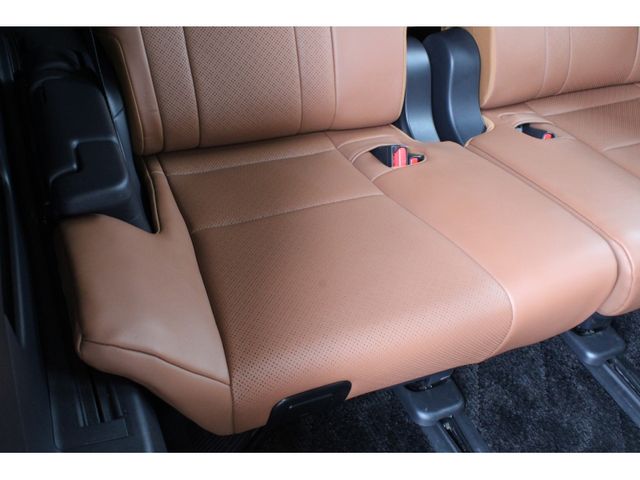 TOYOTA VELLFIRE  HYBRID 2023