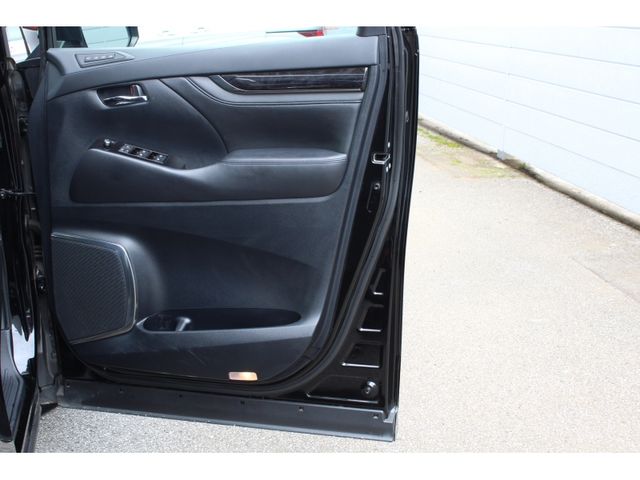 TOYOTA VELLFIRE 2018