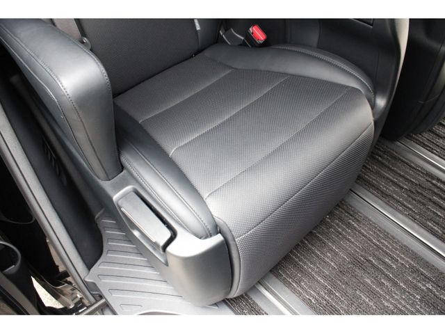 TOYOTA VELLFIRE 2018