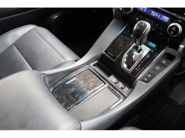 TOYOTA VELLFIRE 2018