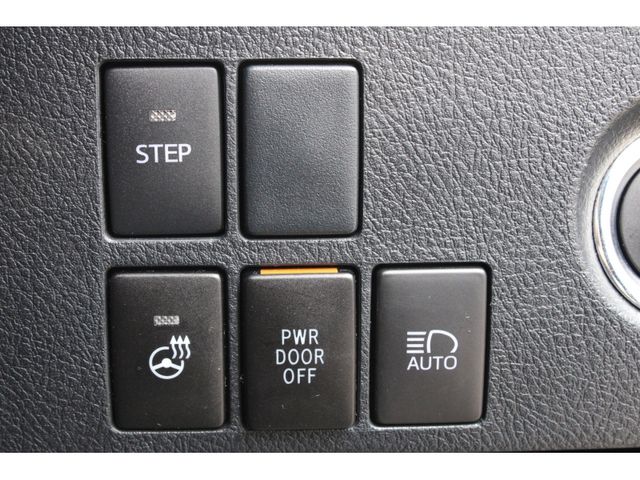 TOYOTA VELLFIRE 2018