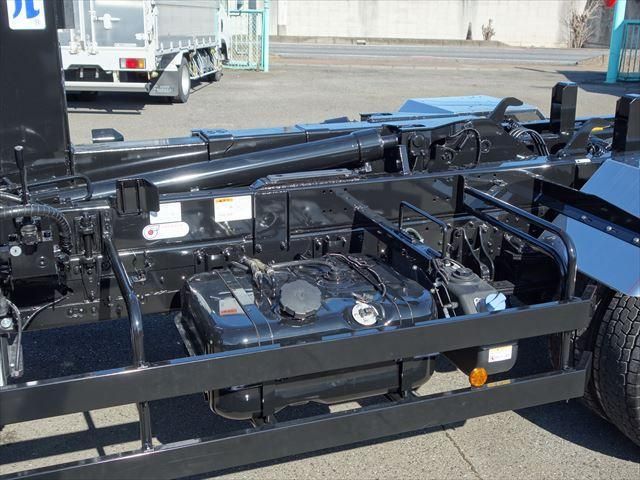 MITSUBISHI FUSOU FIGHTER 2025