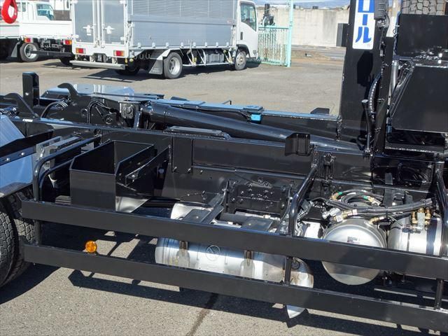 MITSUBISHI FUSOU FIGHTER 2025