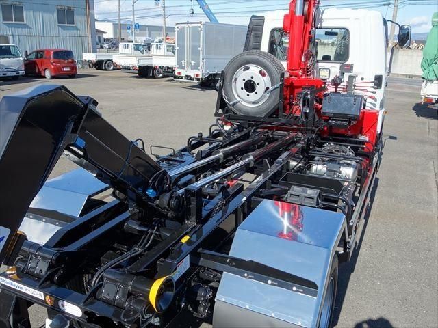 MITSUBISHI FUSOU FIGHTER 2025