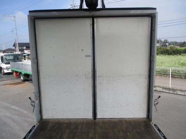 MITSUBISHI FUSOU FIGHTER 2011